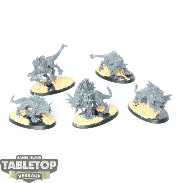 Blades of Khorne - 5 x Flesh Hounds - unbemalt