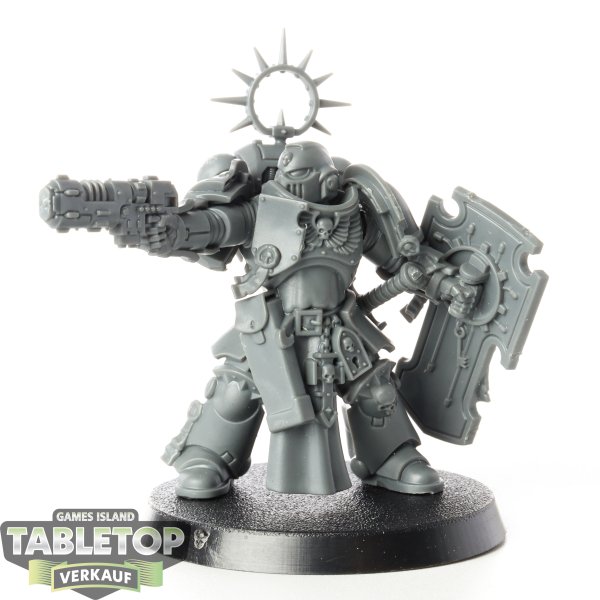 Space Marines - Lieutenant with Storm Shield - unbemalt