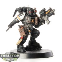 Black Templars - Lieutenant in Phobos Armour - bemalt