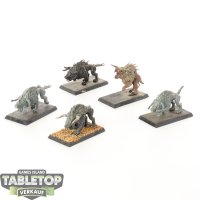 Beasts of Chaos - 5x Chaos Warhounds - teilweise bemalt