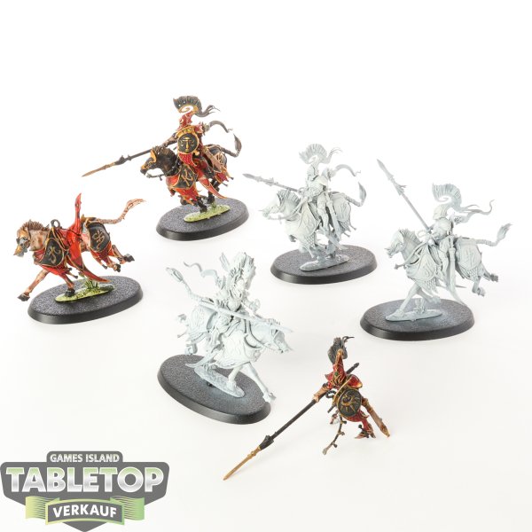 Lumineth Realm Lords - 5 x Vanari Dawnriders - teilweise bemalt