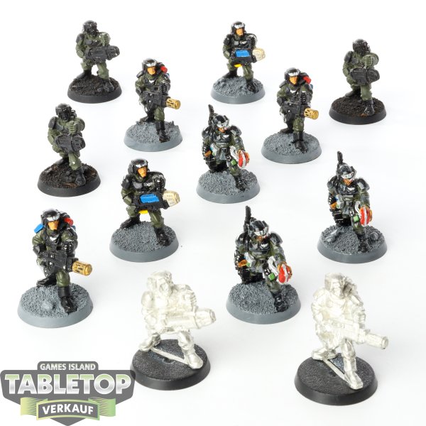 Astra Militarum - 13 Cadians klassisch - teilweise bemalt