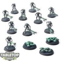 Necrons - 10 Necron Warriors & 3 Scarabs - bemalt