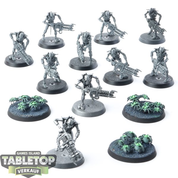 Necrons - 10 Necron Warriors & 3 Scarabs - teilweise bemalt