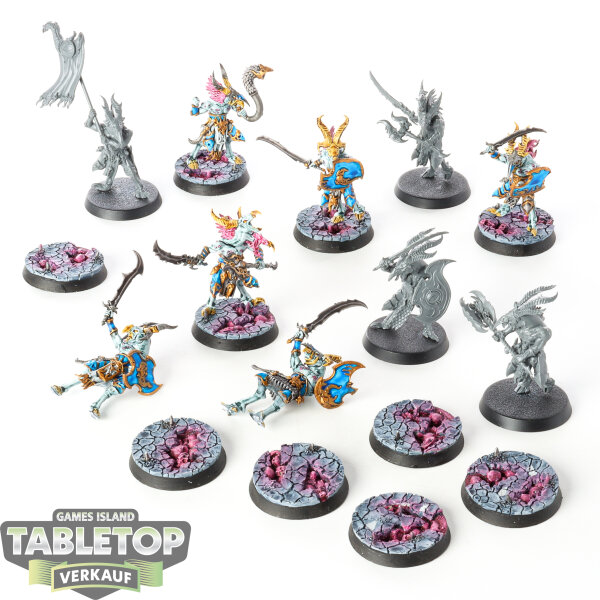 Disciples of Tzeentch - 10 Tzaangors - teilweise bemalt