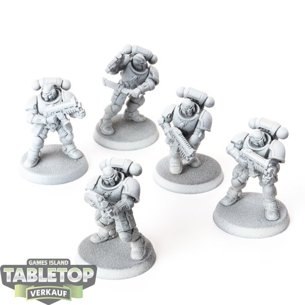 Space Marines - 5x Primaris Reivers - grundiert