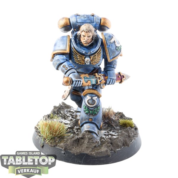 Ultramarines - Lieutenant Cassius - bemalt