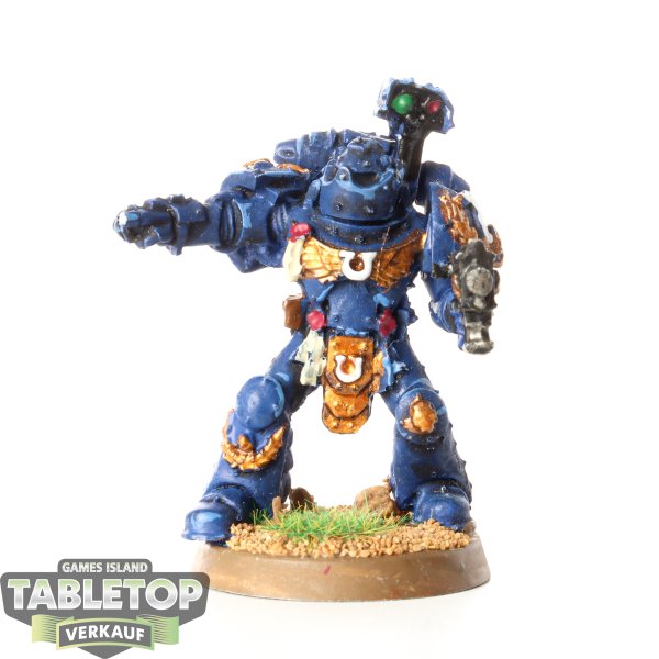 Ultramarines - Sergeant Chronus - bemalt