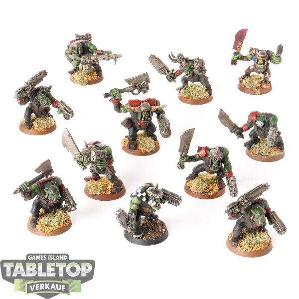 Orks - 11 x Ork Boyz - bemalt