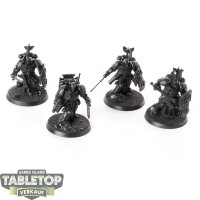 Space Marines - 4x Bladeguard Veterans - grundiert