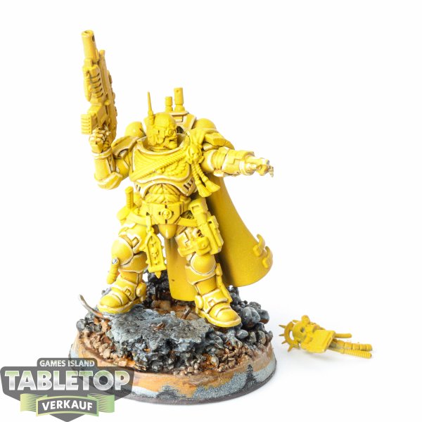 Space Marines - Captain in Phobos Armour - teilweise bemalt