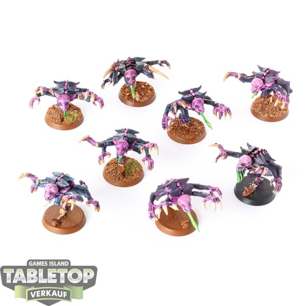 Tyraniden - 8 Genestealers klassisch - bemalt