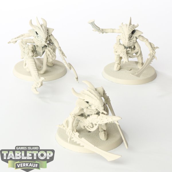 Tyraniden - 3 x Tyranid Warriors - grundiert