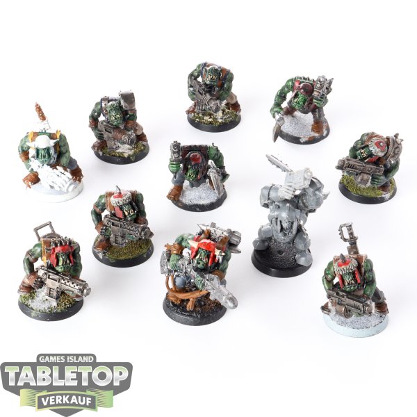 Orks - 11 x Ork Boyz - teilweise bemalt