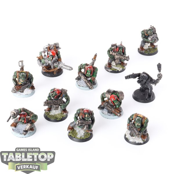 Orks - 11 x Ork Boyz - bemalt