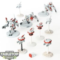 Tau Empire - 3 x XV8 Crisis Battlesuit Team - bemalt