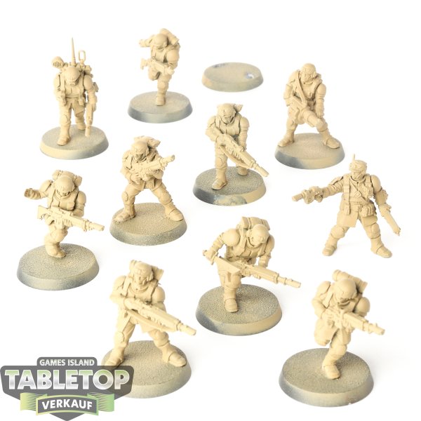 Astra Militarum - 10 x Cadian Shock Troops - grundiert