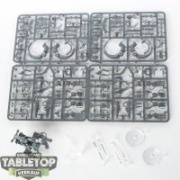 Necrons - 3 x Tomb Blades - teilweise gebaut