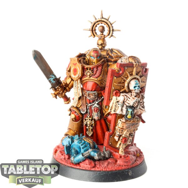 Space Marines - Captain with Relic Shield - bemalt