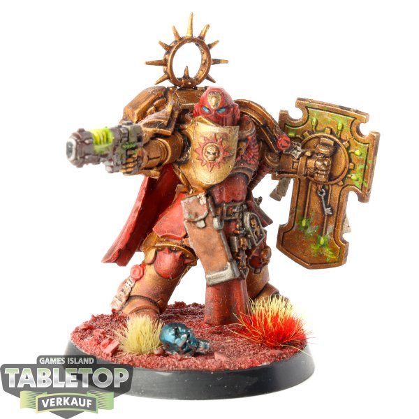 Space Marines - Lieutenant with Storm Shield - bemalt