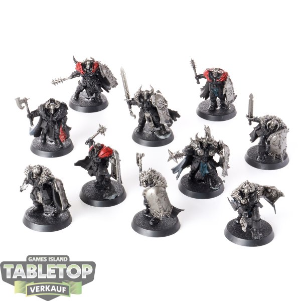 Slaves to Darkness - 10 x Chaos Warriors - teilweise bemalt