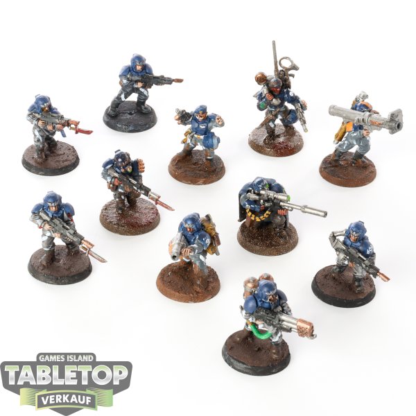 Astra Militarum - 11 Cadian Shock Troops - bemalt