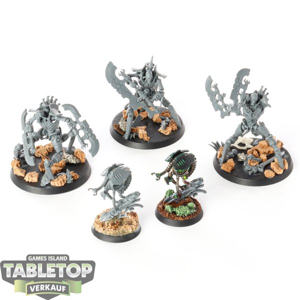 Necrons - 3 Skorpekh Destroyers & 2 Plasmacyte - teilweise bemalt