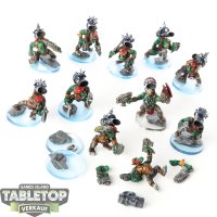 Orks - 11x Ork Boyz - bemalt