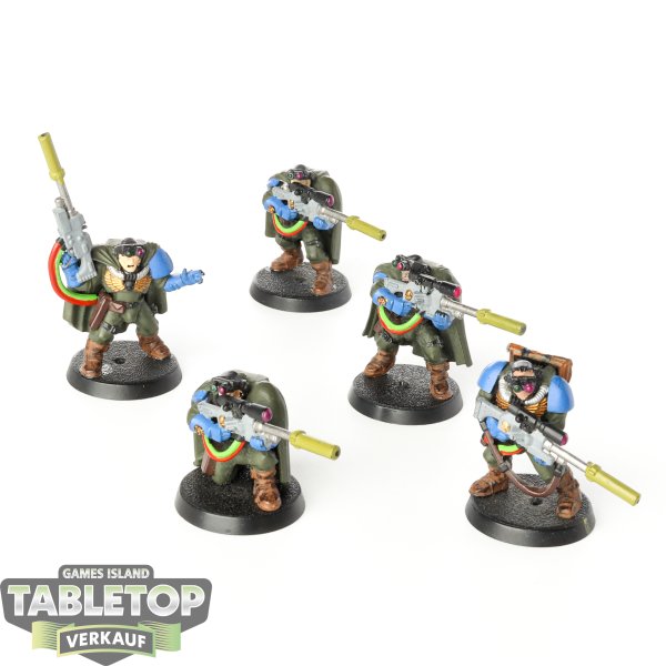 Space Marines - 5x Scouts klassisch - bemalt