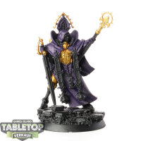 Adepta Sororitas - Canoness - teilweise bemalt
