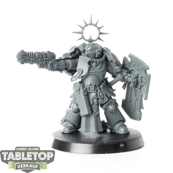 Space Marines - Lieutenant with Storm Shield - unbemalt