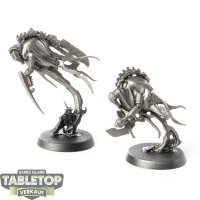 Necrons - 2x Diverse Modelle - grundiert