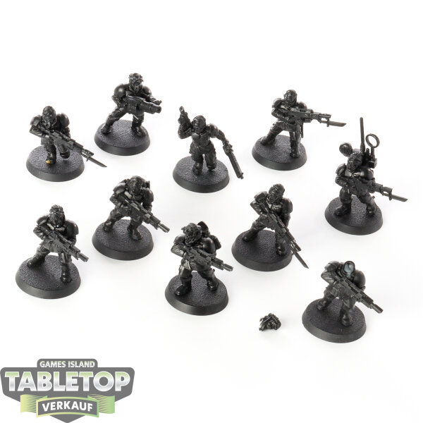 Astra Militarum - 10 x Cadian Shock Troops klassisch - grundiert