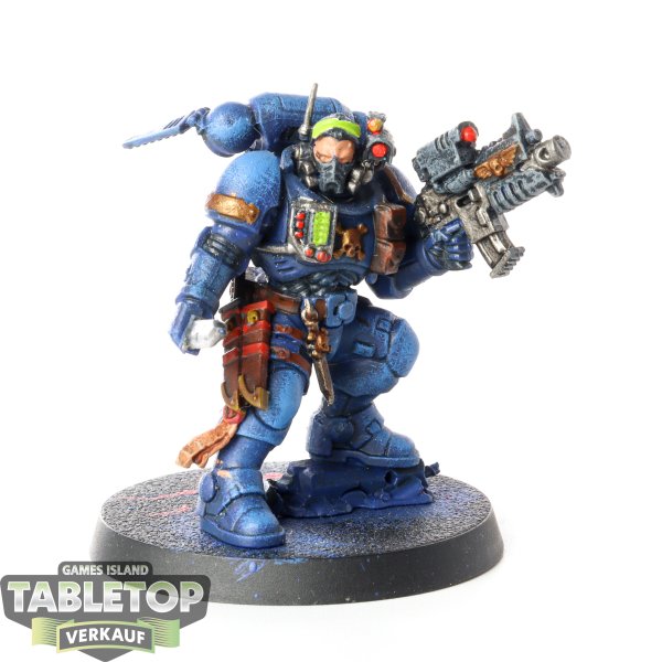 Ultramarines - Primaris Lieutenant - bemalt