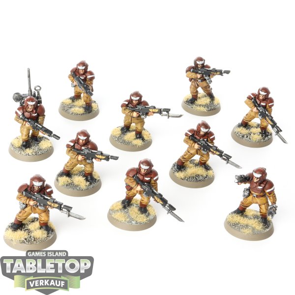 Astra Militarum - 10x Cadian Shock Troops klassisch - bemalt