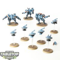 Tau Empire - 3 XV8 Crisis Battlesuit Team - bemalt