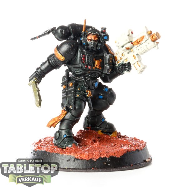 Space Marines - Primaris Lieutenant - bemalt