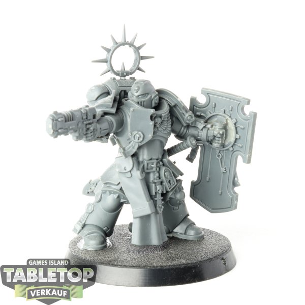 Black Templars - Lieutenant with Storm Shield - unbemalt