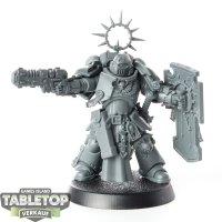 Space Marines - Lieutenant with Storm Shield - unbemalt