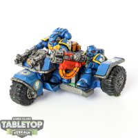 Ultramarines - Attack Bike klassisch - bemalt