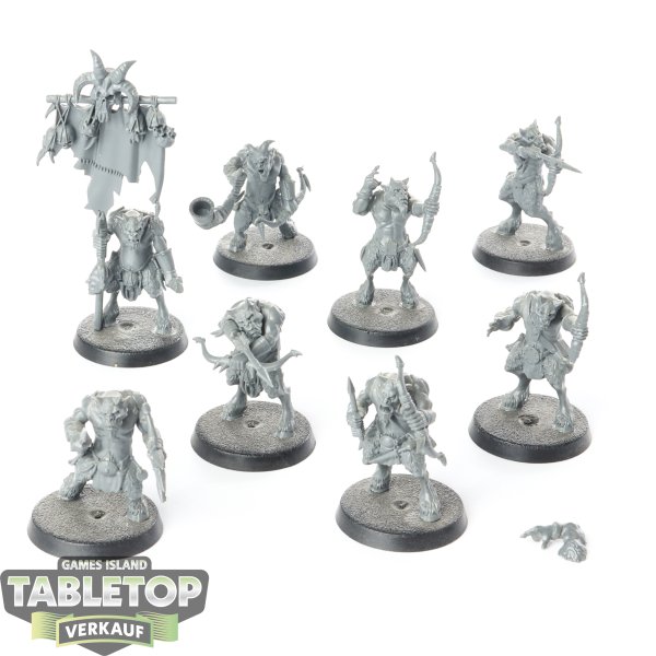 Beasts of Chaos - 8x Gors - unbemalt