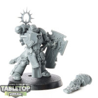 Space Marines - Lieutenant with Storm Shield - unbemalt