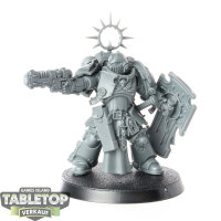 Space Marines - Lieutenant with Storm Shield - unbemalt