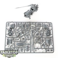 Adeptus Custodes - 2x Dawneagle Jetbike - teilweise gebaut