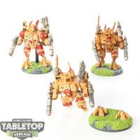 Tau Empire - 3x XV8 Crisis Battlesuit - bemalt