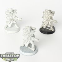 Adepta Sororitas - 3 Sister of Battle klassisch - grundiert