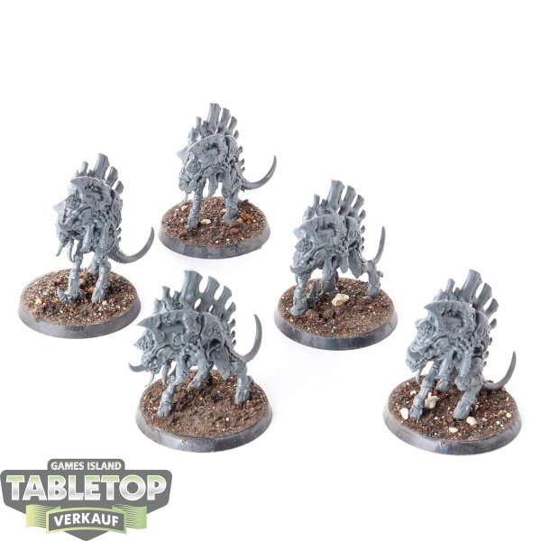Tyraniden - 5x Barbgaunts - teilweise bemalt