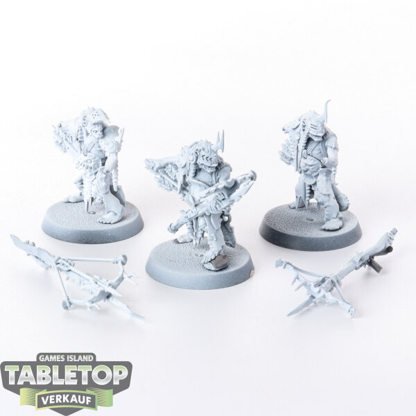 Orruk Warclans - 3 x Man-Skewer Boltboyz - grundiert