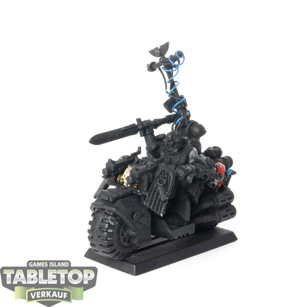 Dark Angels - Ravenwing Biker - grundiert