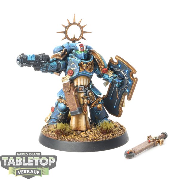 Space Marines - Lieutenant with Storm Shield - bemalt